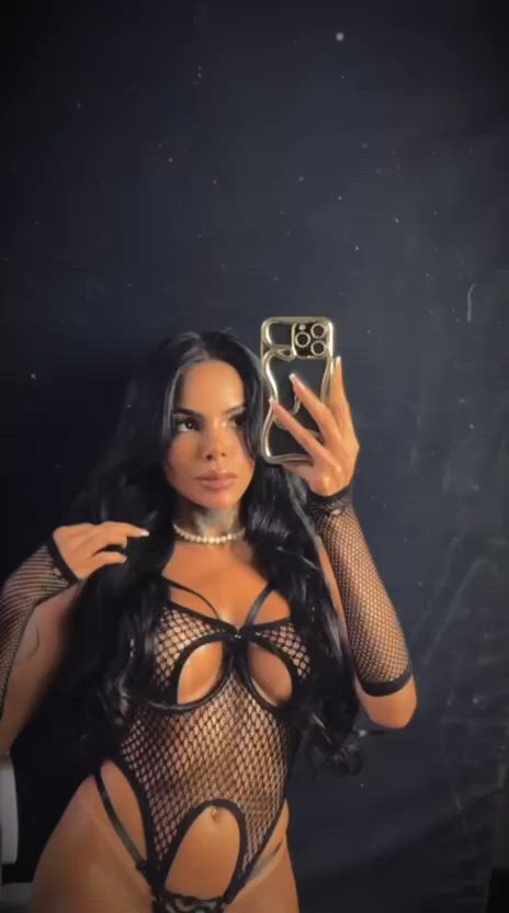 Tayla Colombian